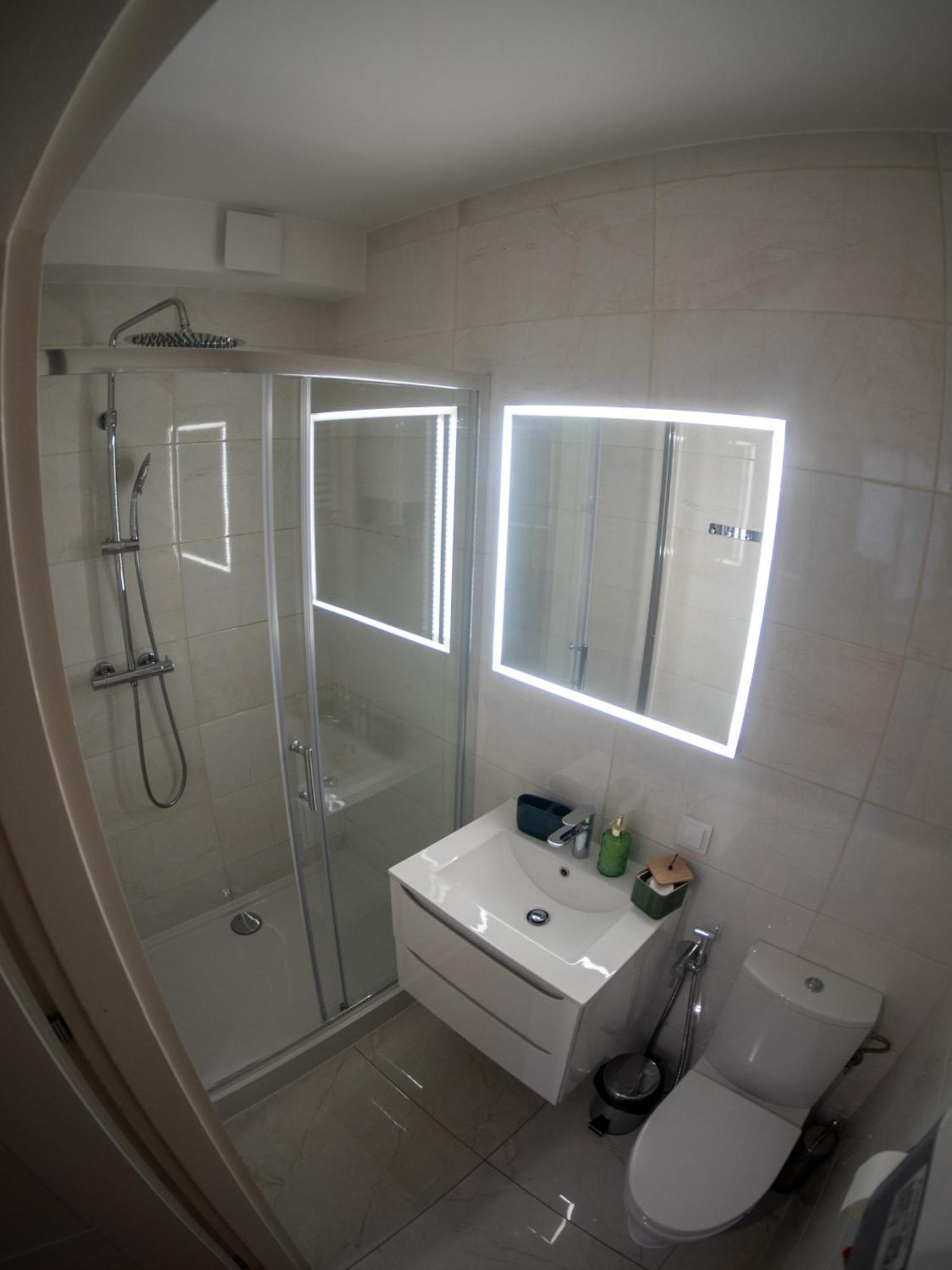 צ'סטוצ'ובה Apartament Classic Comfort Aleja Nmp 8 - Free Parking מראה חיצוני תמונה