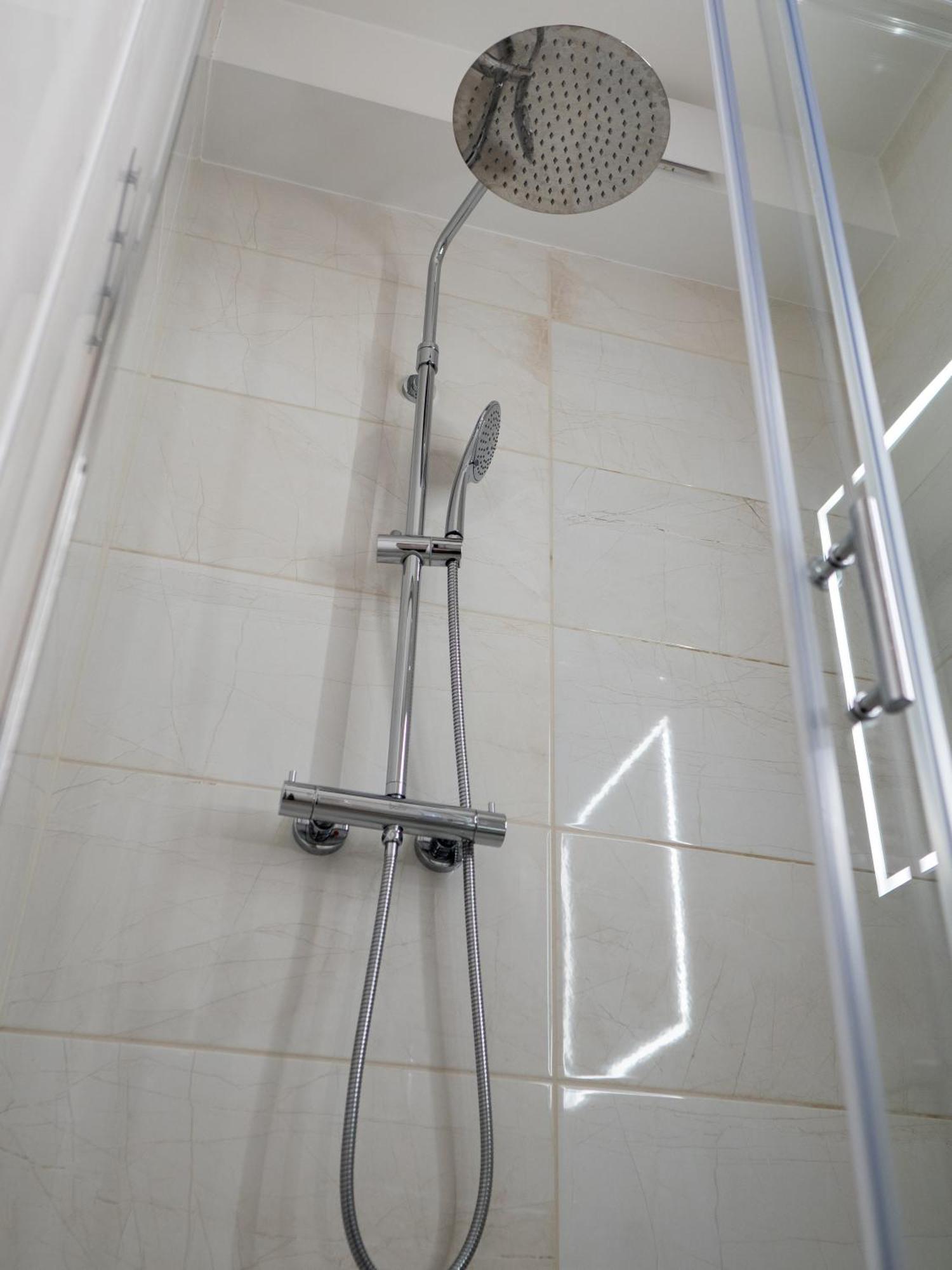 צ'סטוצ'ובה Apartament Classic Comfort Aleja Nmp 8 - Free Parking מראה חיצוני תמונה