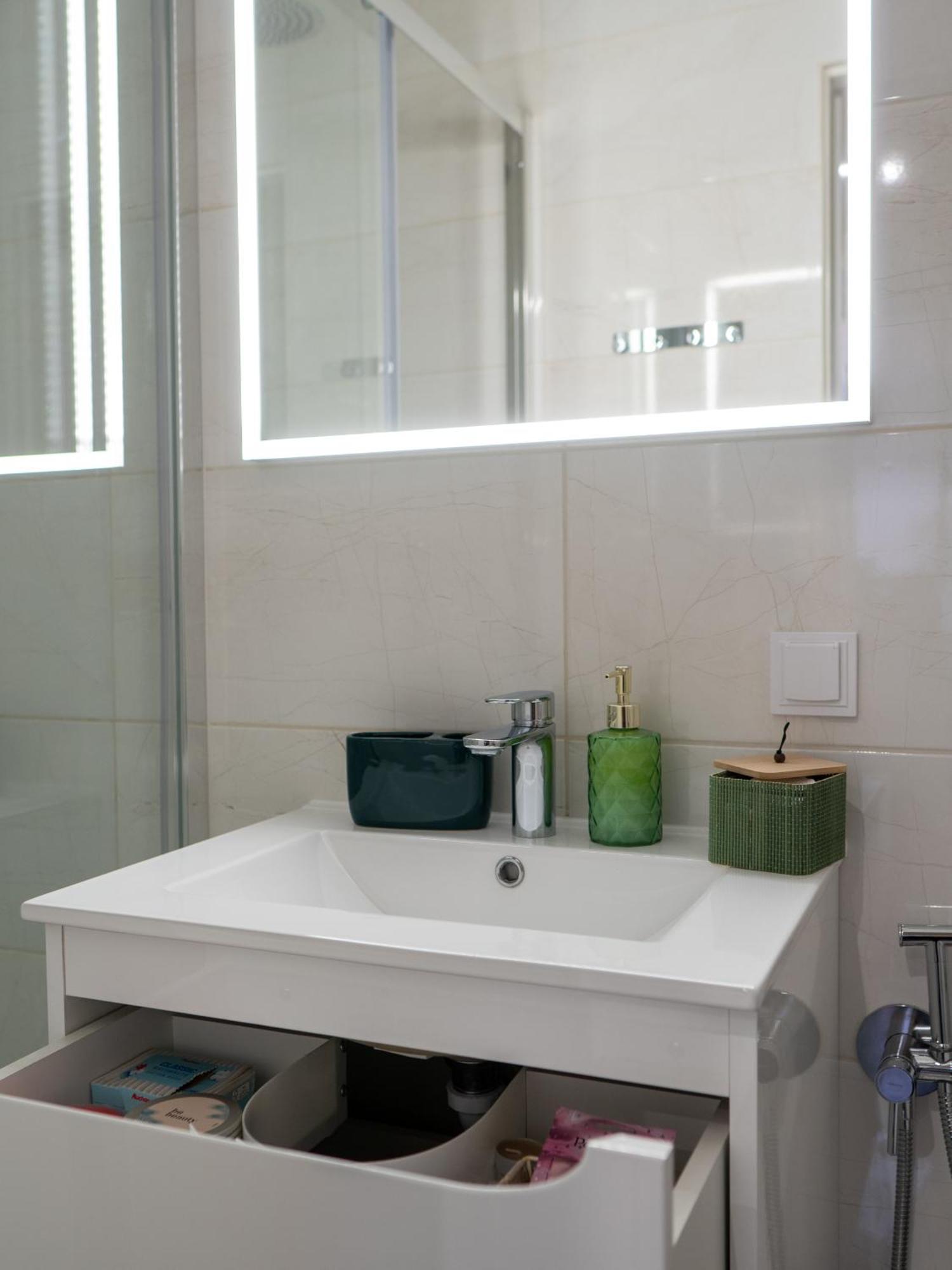 צ'סטוצ'ובה Apartament Classic Comfort Aleja Nmp 8 - Free Parking מראה חיצוני תמונה